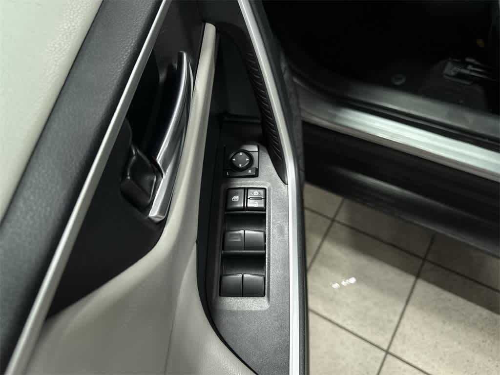 Thumbnail: 2021 Toyota RAV4 - 22