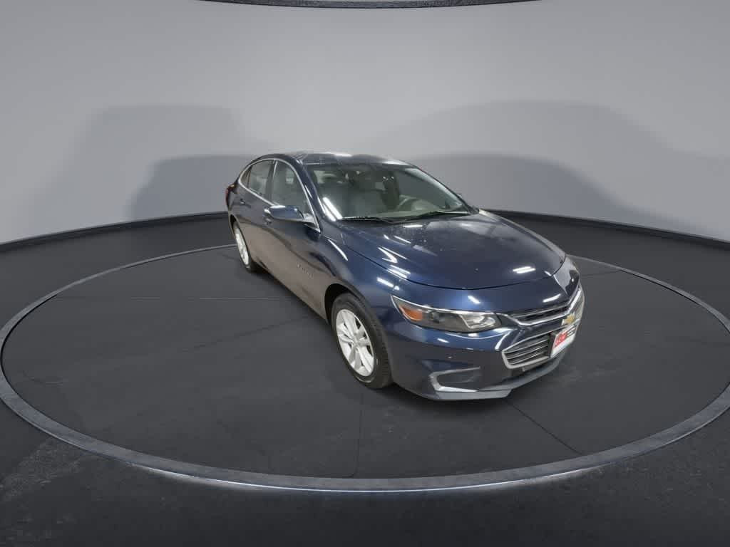 Thumbnail: 2018 Chevrolet Malibu - 2