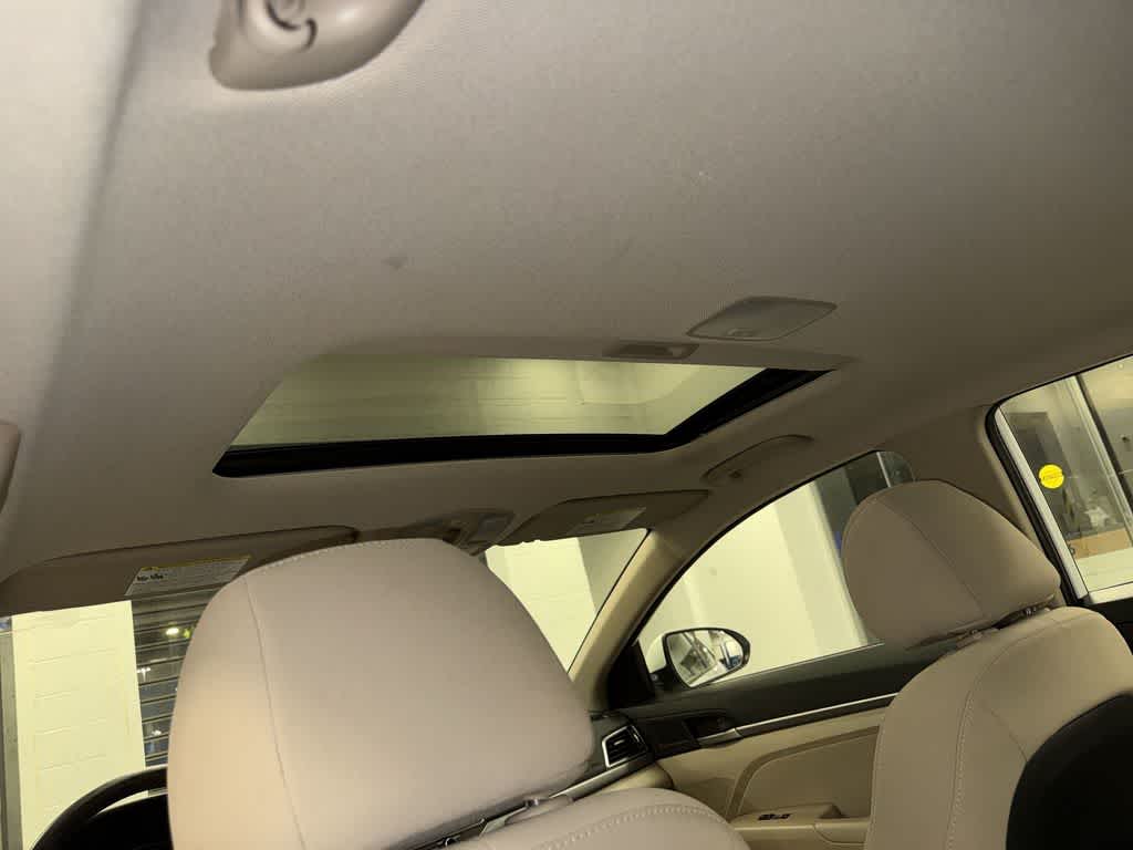 Thumbnail: 2018 Hyundai Elantra - 23