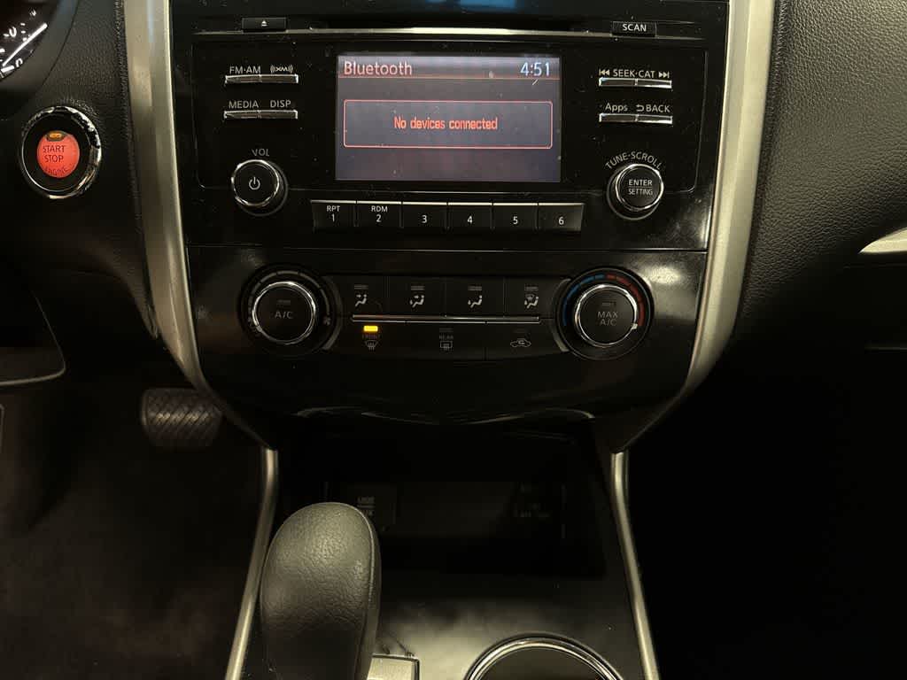 Thumbnail: 2015 Nissan Altima - 21