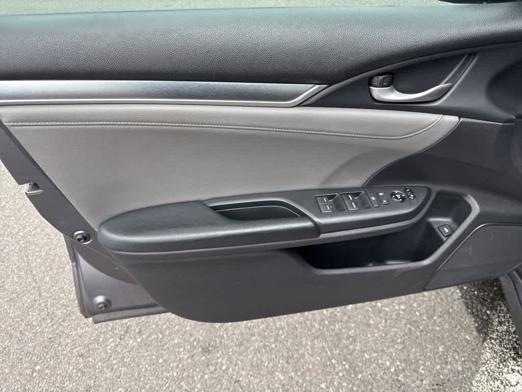 Thumbnail: 2016 Honda Civic - 11