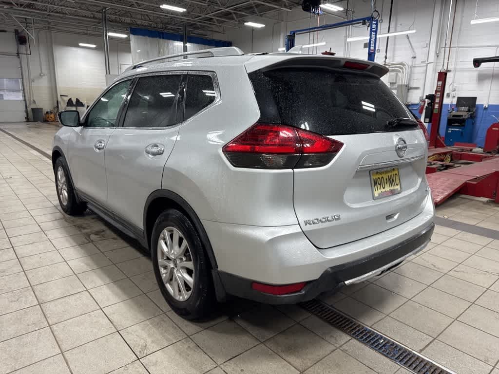 Thumbnail: 2017 Nissan Rogue - 2