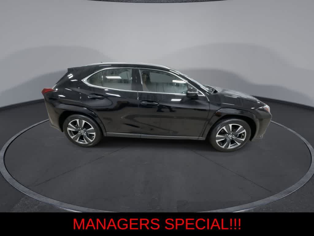 Thumbnail: 2024 Lexus UX - 9