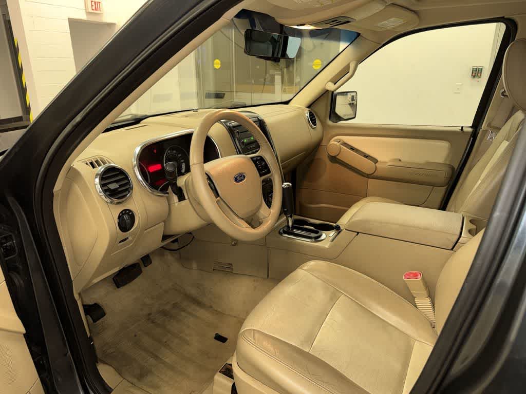 Thumbnail: 2010 Ford Explorer - 30