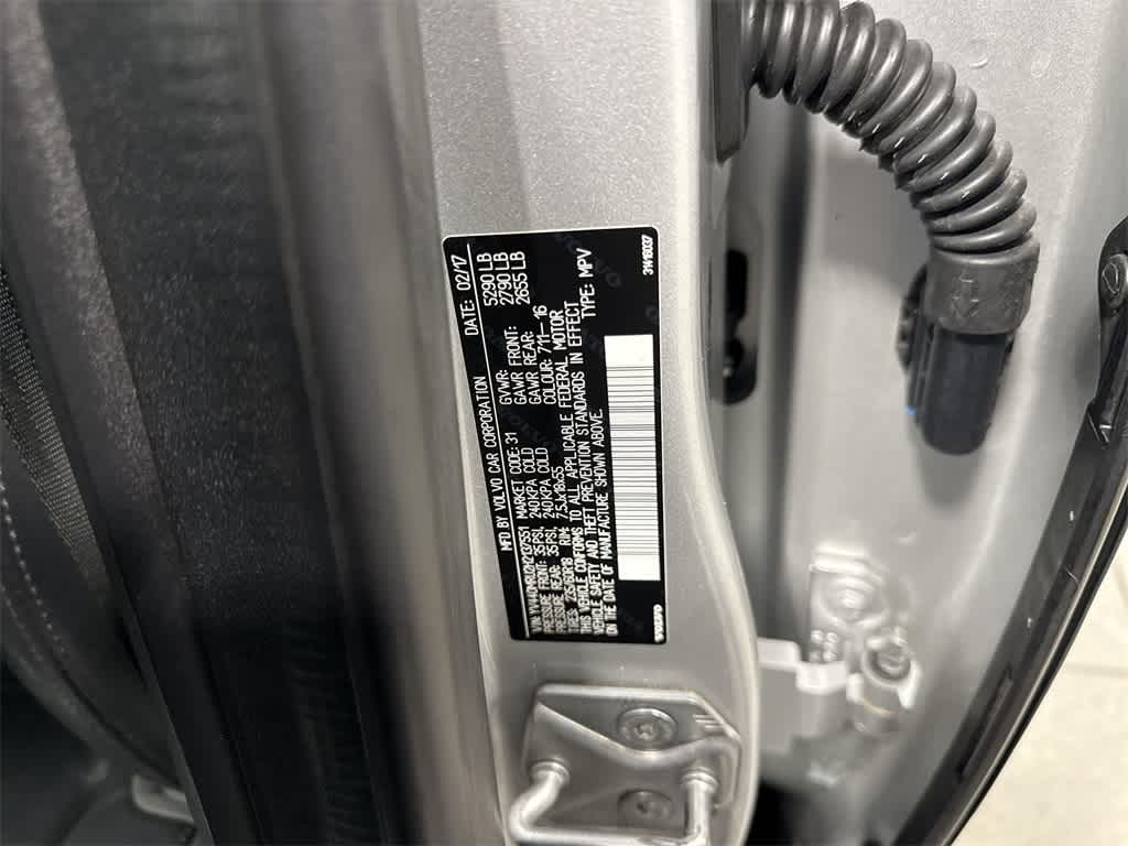 Thumbnail: 2017 Volvo XC60 - 14