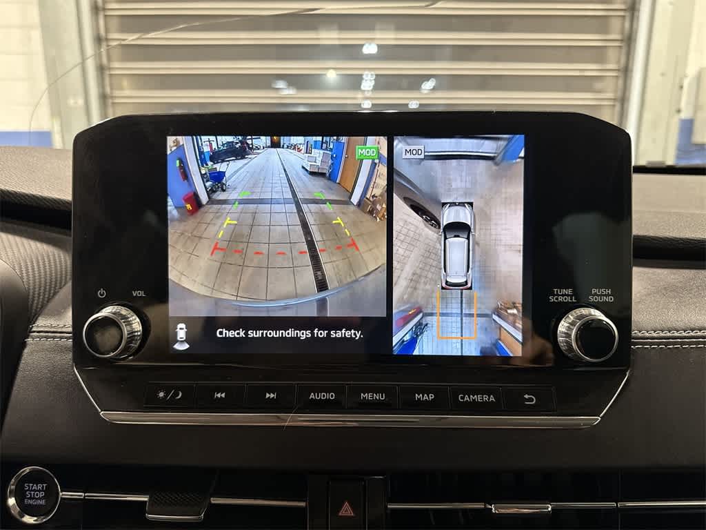 Thumbnail: 2023 Mitsubishi Outlander - 26