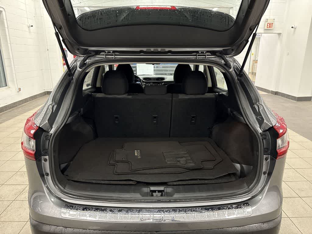 Thumbnail: 2020 Nissan Rogue Sport - 11