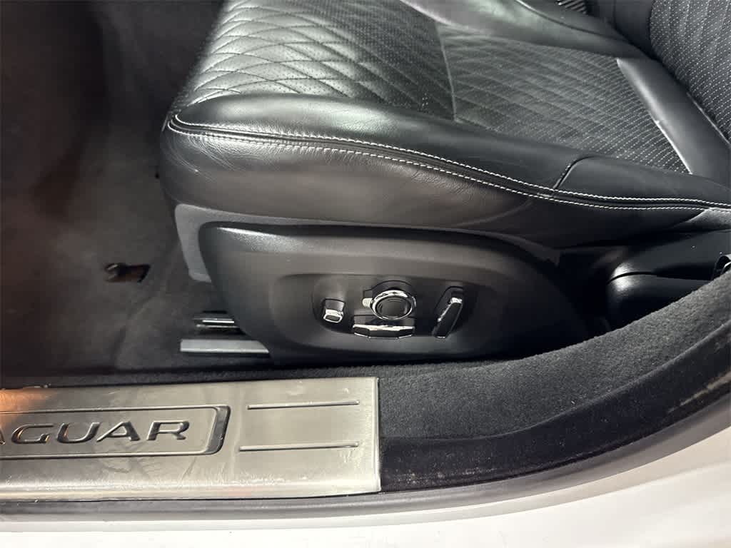 Thumbnail: 2016 Jaguar XJ - 24