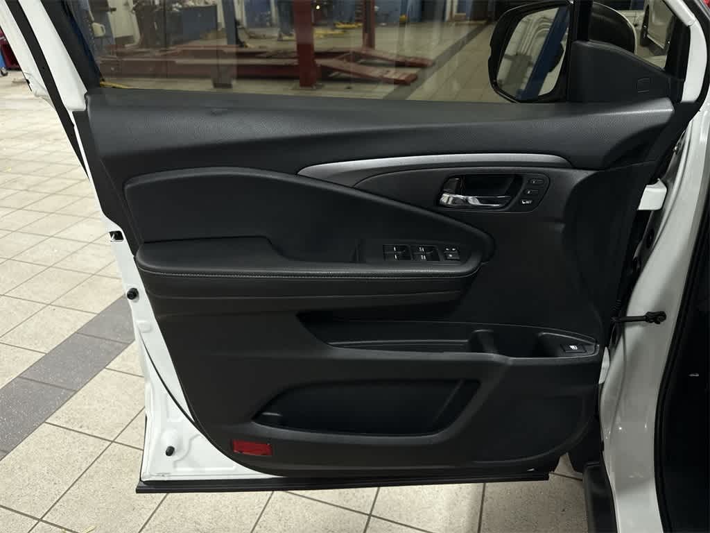 Thumbnail: 2023 Honda Ridgeline - 31