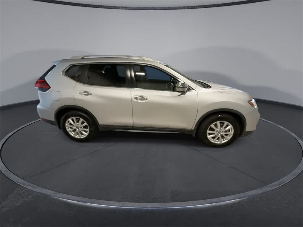 Thumbnail: 2017 Nissan Rogue - 9
