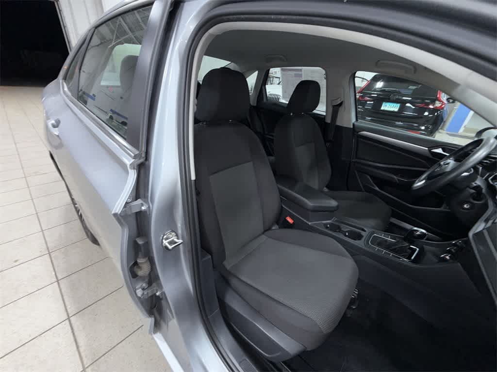 Thumbnail: 2021 Volkswagen Jetta - 16