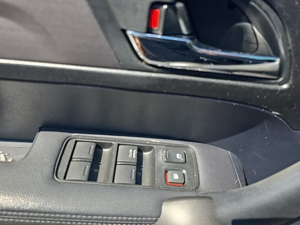 Thumbnail: 2011 Honda CR-V - 19