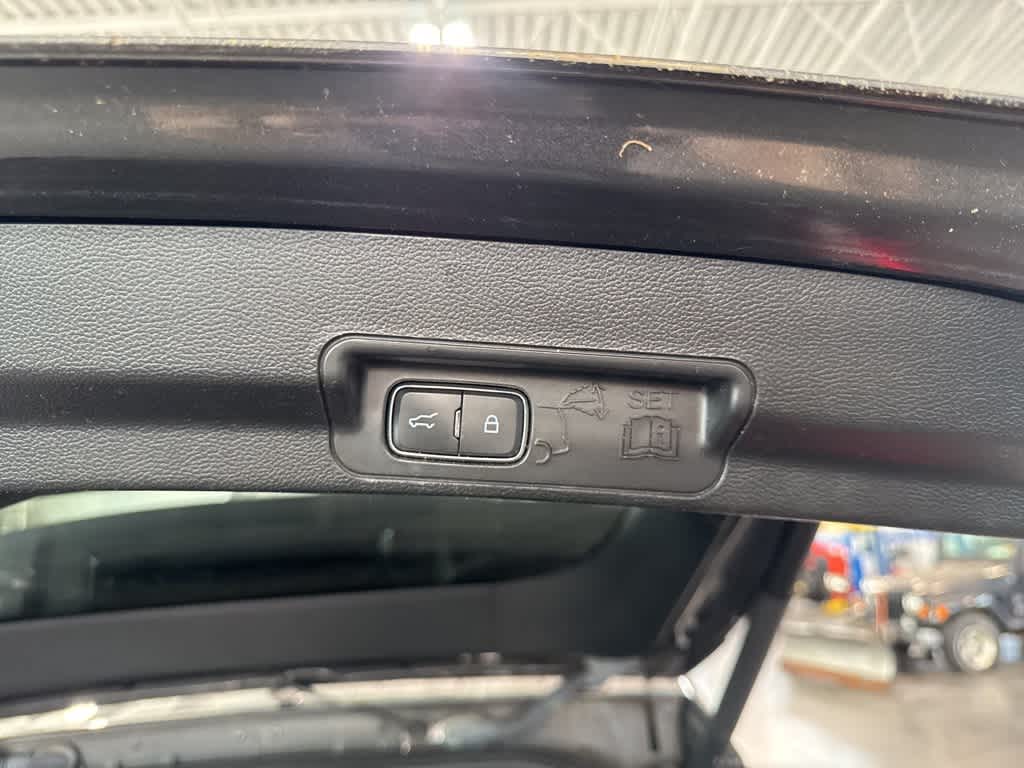 Thumbnail: 2020 Ford Explorer - 23