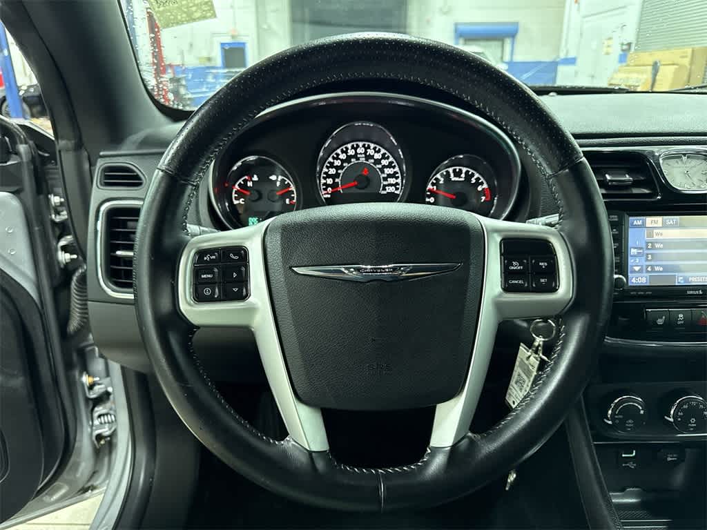 Thumbnail: 2013 Chrysler 200 - 18