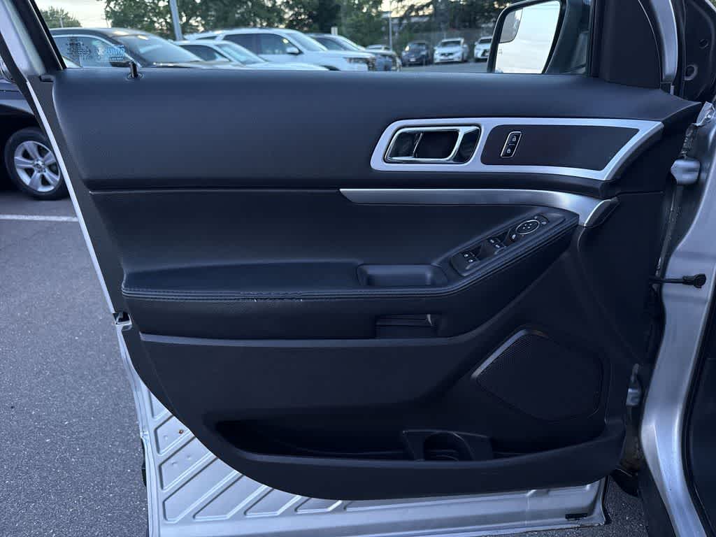 Thumbnail: 2014 Ford Explorer - 33