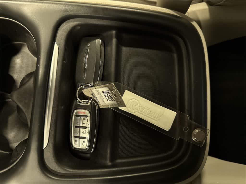 Thumbnail: 2018 Chrysler Pacifica - 33