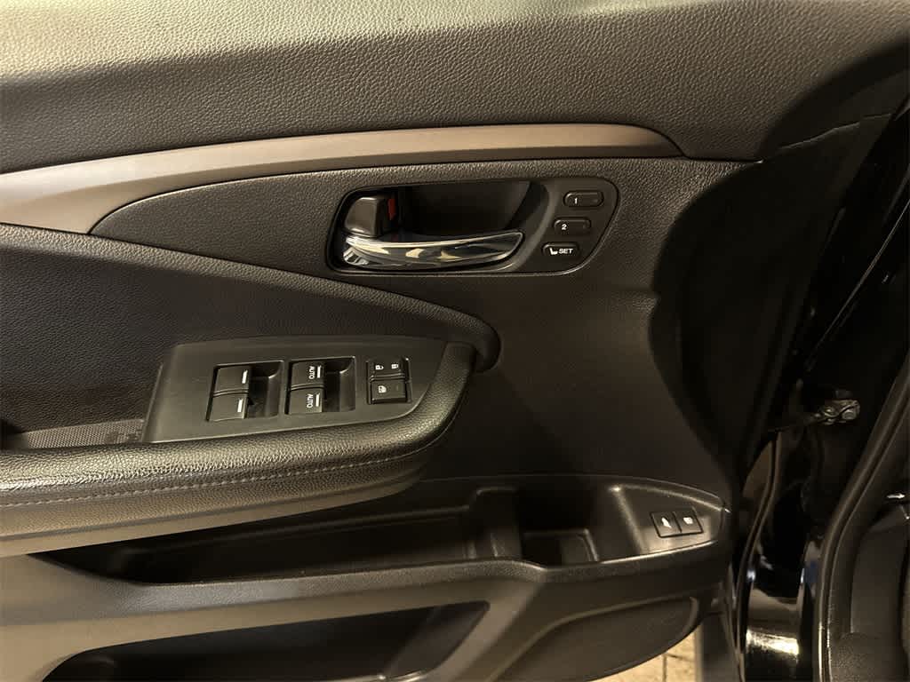 Thumbnail: 2022 Honda Pilot - 23