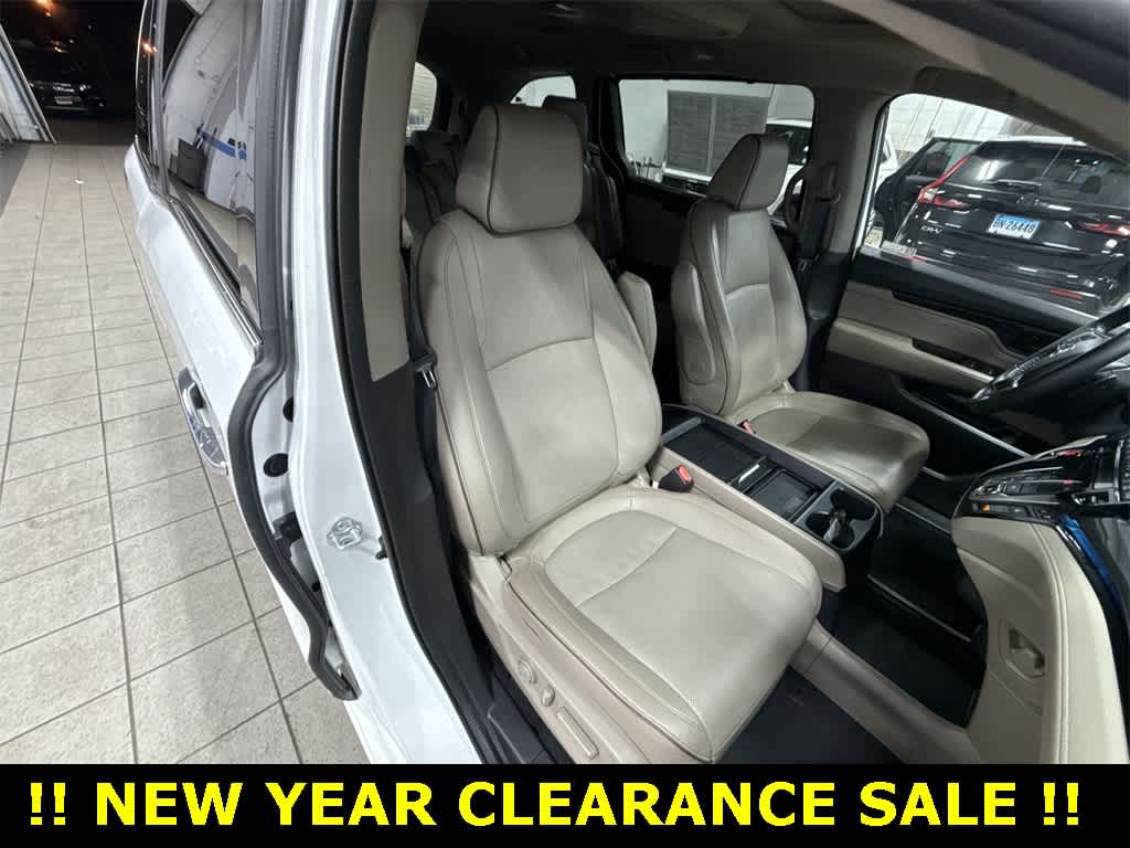 Thumbnail: 2023 Honda Odyssey - 16