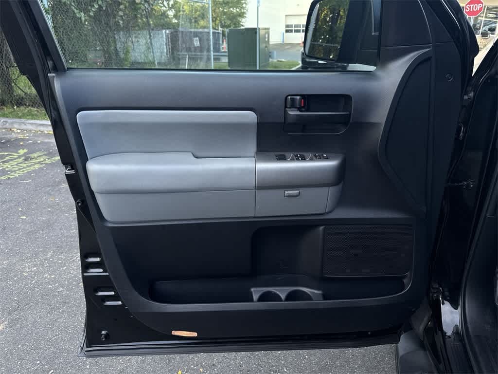 Thumbnail: 2017 Toyota Sequoia - 32