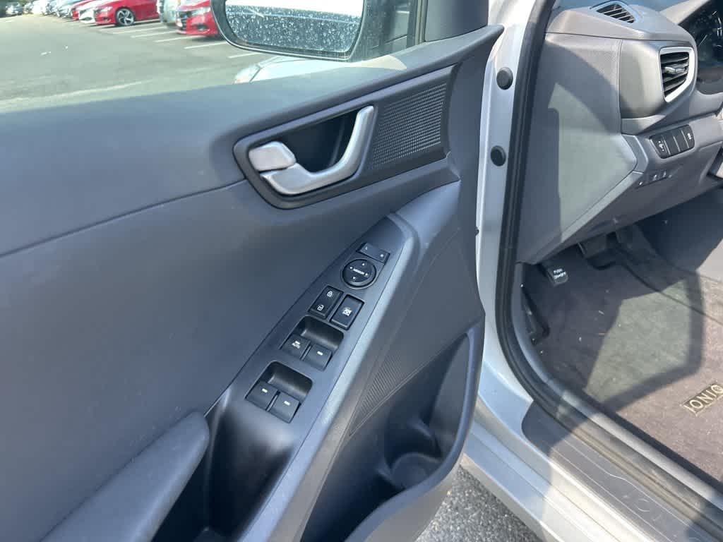 Thumbnail: 2019 Hyundai Ioniq - 18