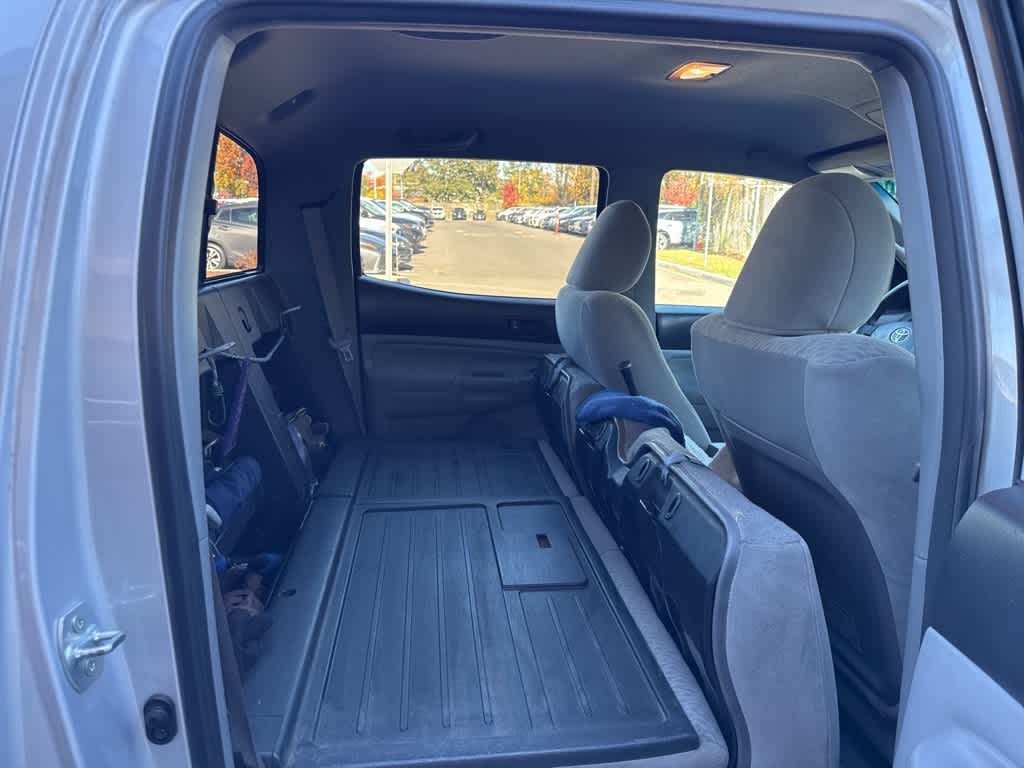 Thumbnail: 2011 Toyota Tacoma - 16