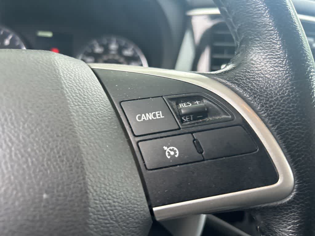 Thumbnail: 2015 Mitsubishi Outlander - 24