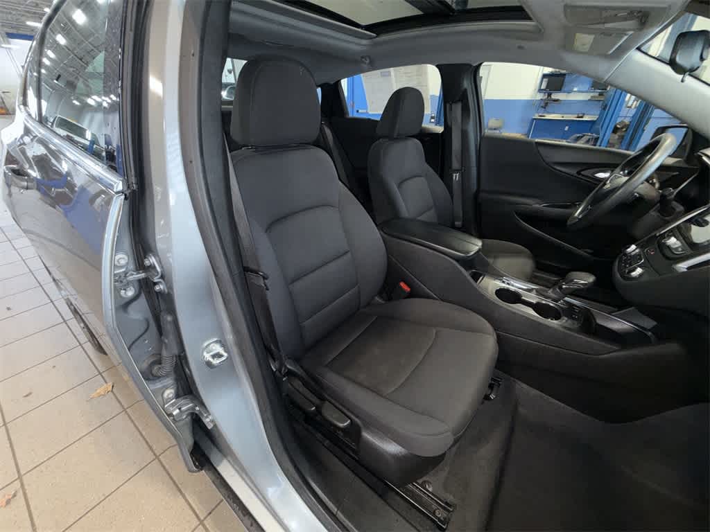 Thumbnail: 2024 Chevrolet Malibu - 16