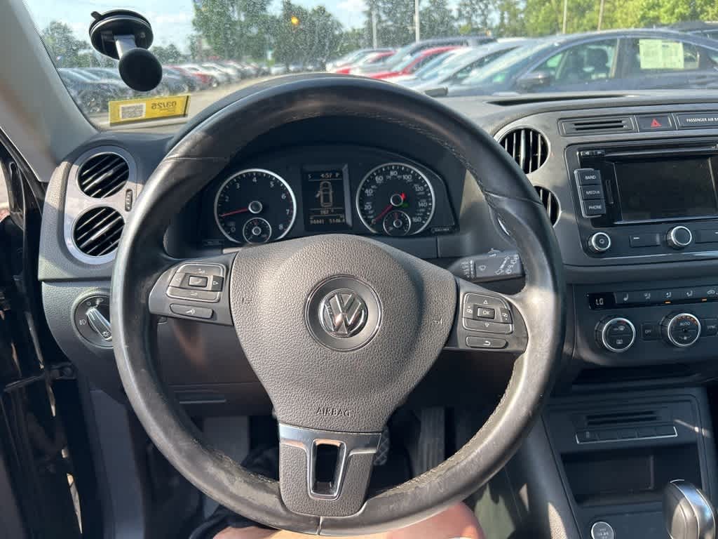 Thumbnail: 2014 Volkswagen Tiguan - 17