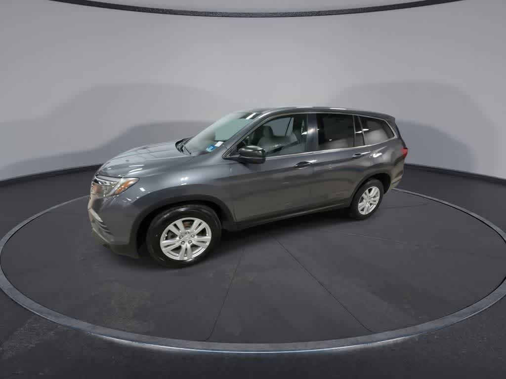 Thumbnail: 2016 Honda Pilot - 4