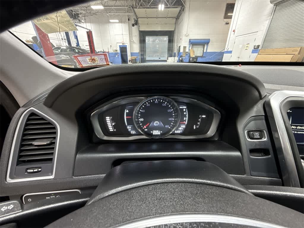 Thumbnail: 2015 Volvo XC60 - 35