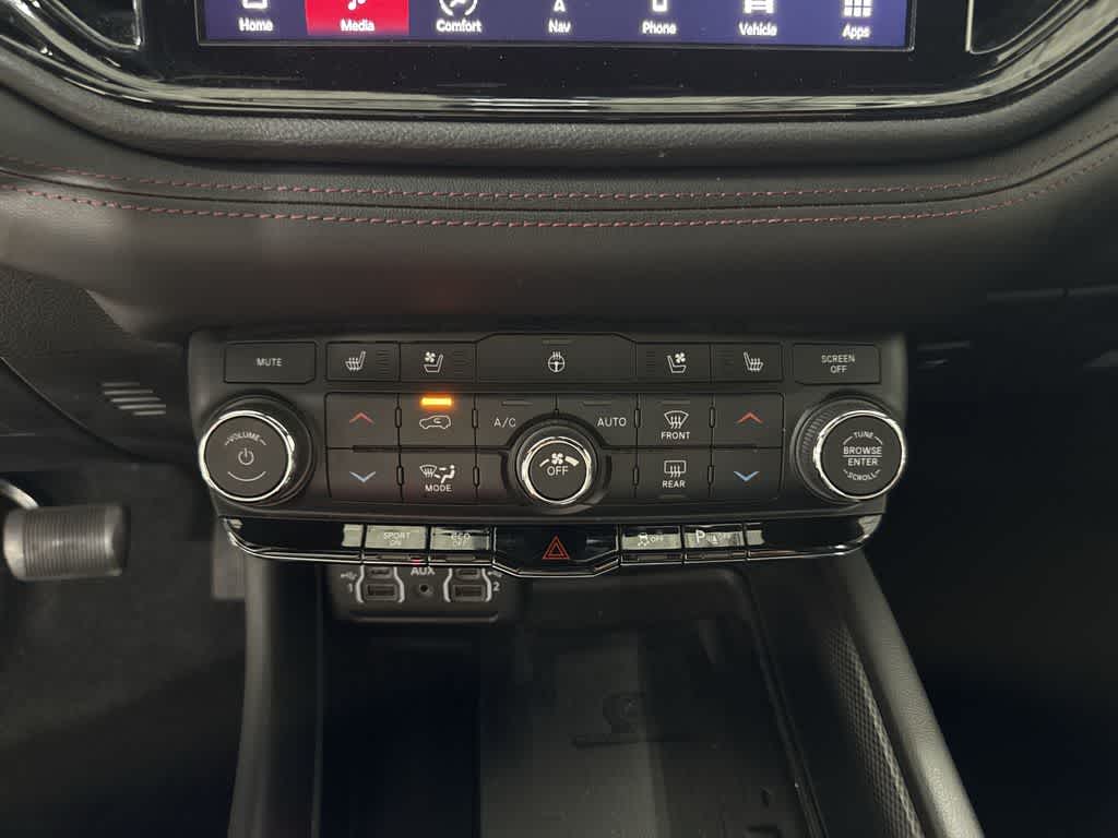 Thumbnail: 2022 Dodge Durango - 23