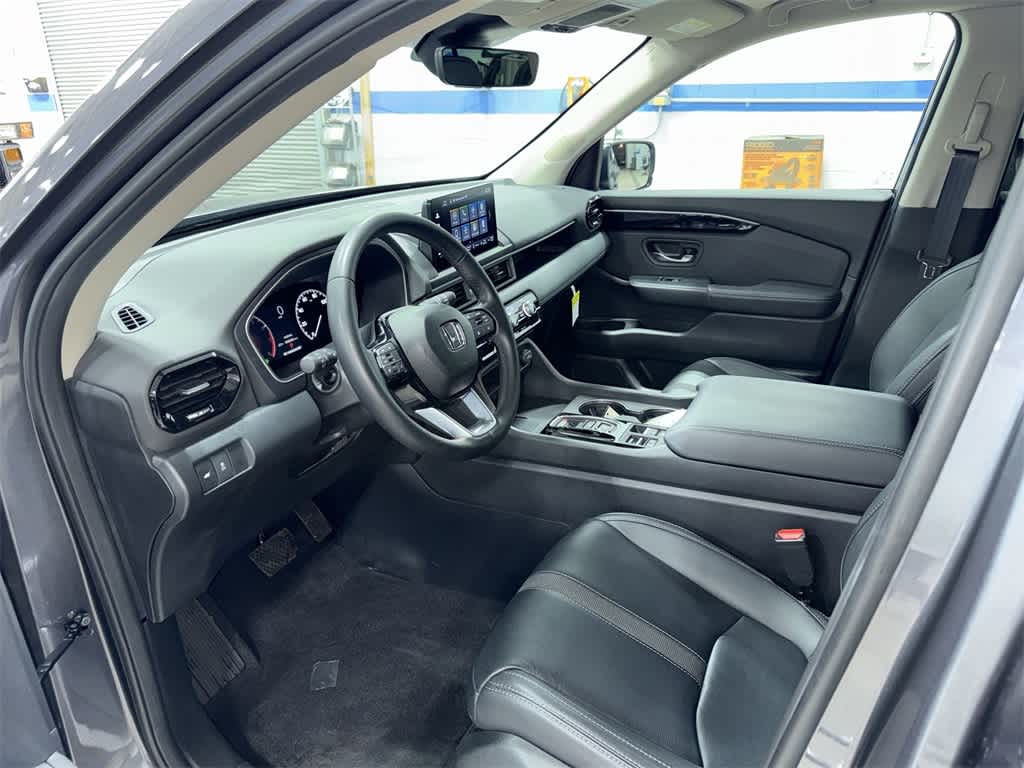 Thumbnail: 2025 Honda Pilot - 30