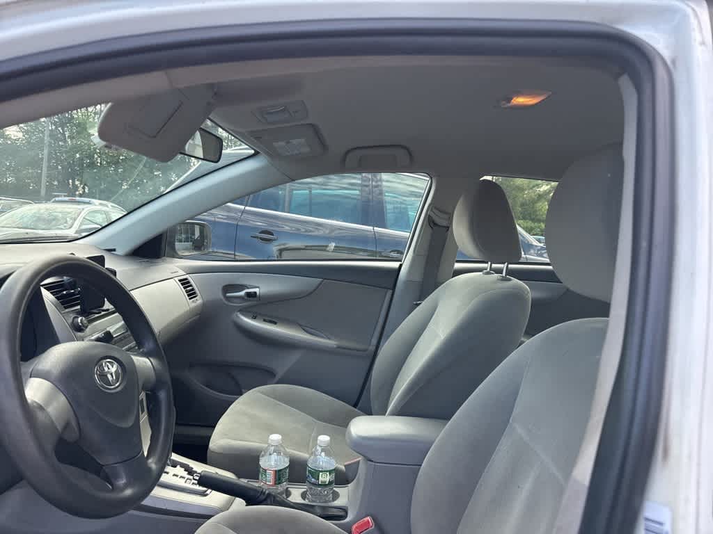 Thumbnail: 2011 Toyota Corolla - 23