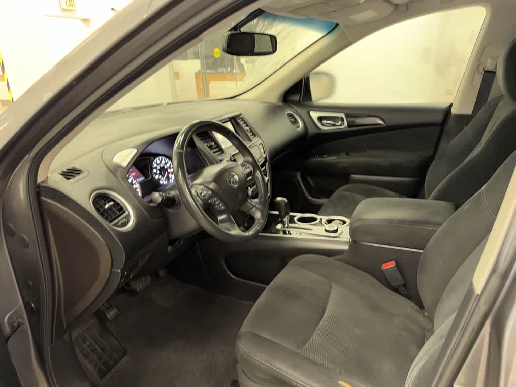 Thumbnail: 2016 Nissan Pathfinder - 29