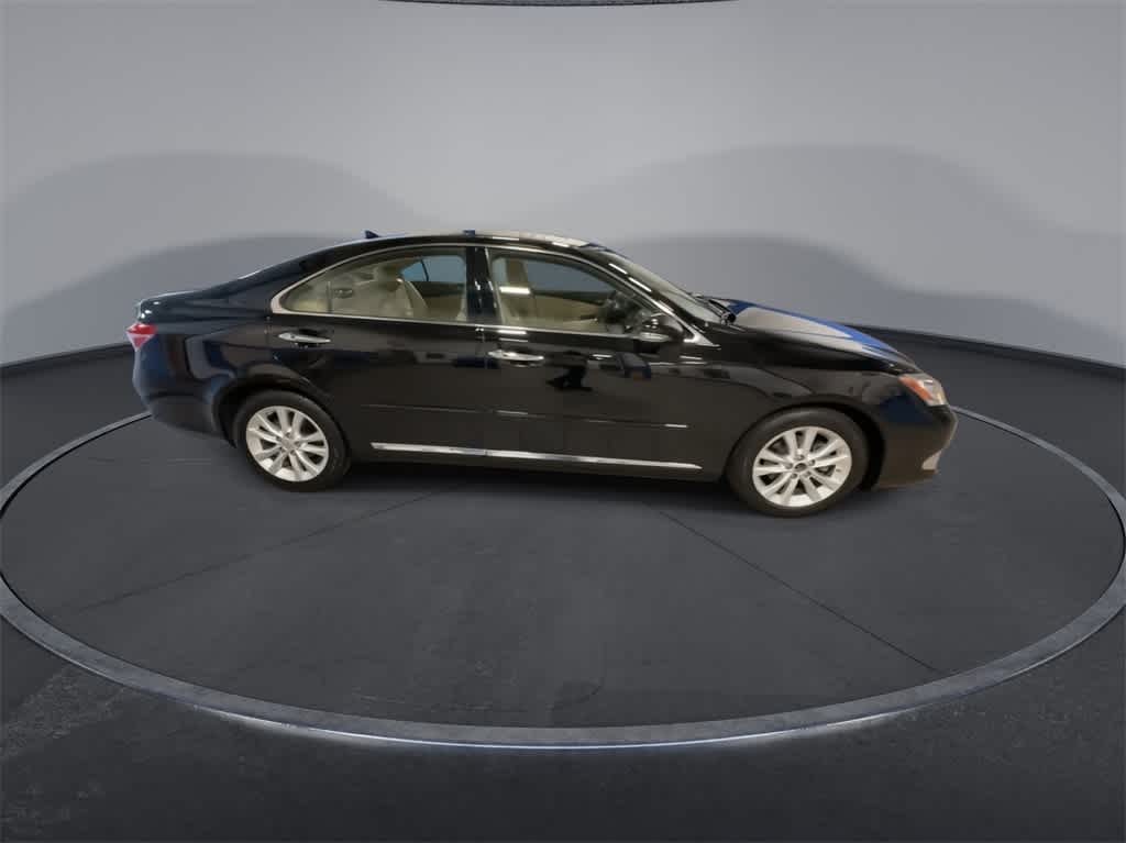 Thumbnail: 2011 Lexus ES - 9