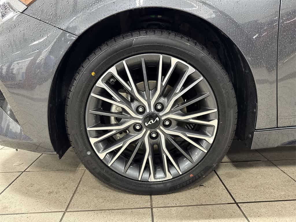 Thumbnail: 2023 Kia Forte - 10