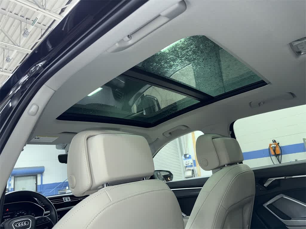 Thumbnail: 2024 Audi Q3 - 24