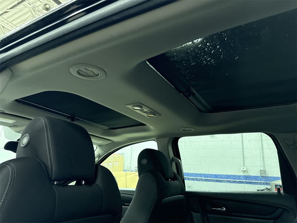 2015 Chevrolet Traverse LT 25