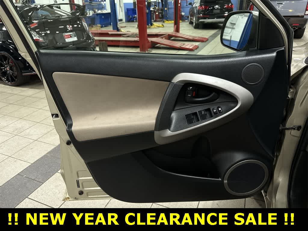 Thumbnail: 2006 Toyota RAV4 - 26