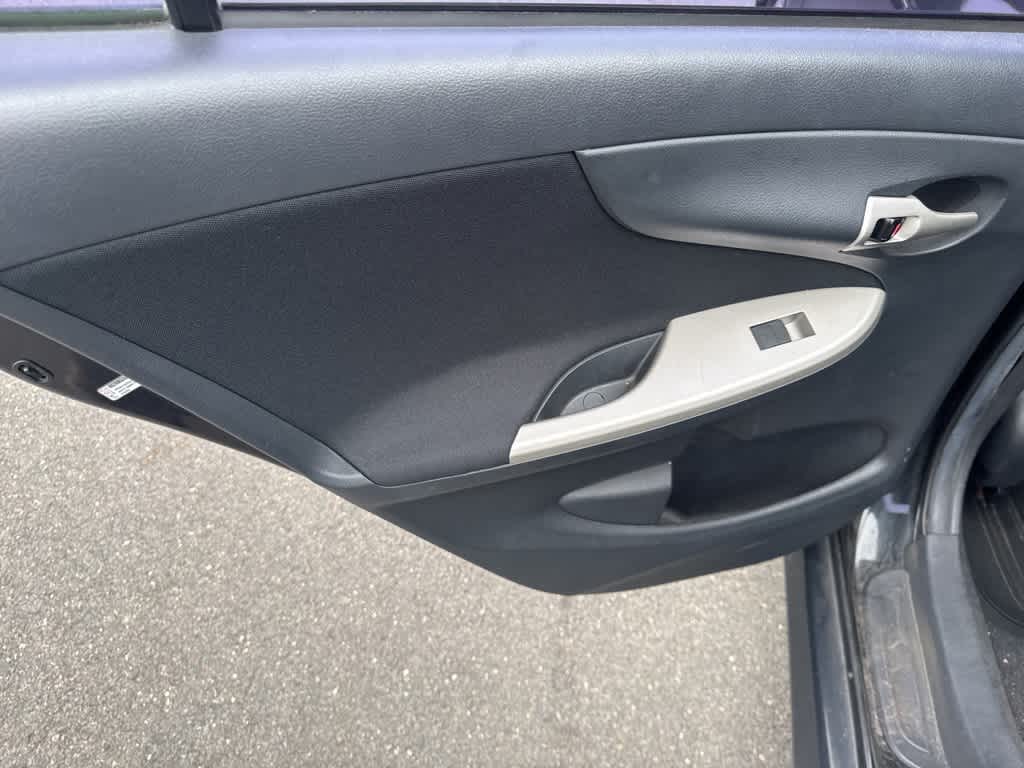 2012 Toyota Corolla LE 16