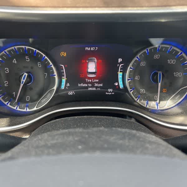 Thumbnail: 2017 Chrysler Pacifica - 22