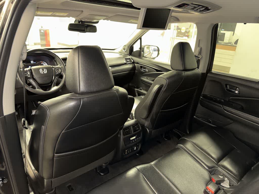 Thumbnail: 2017 Honda Pilot - 31
