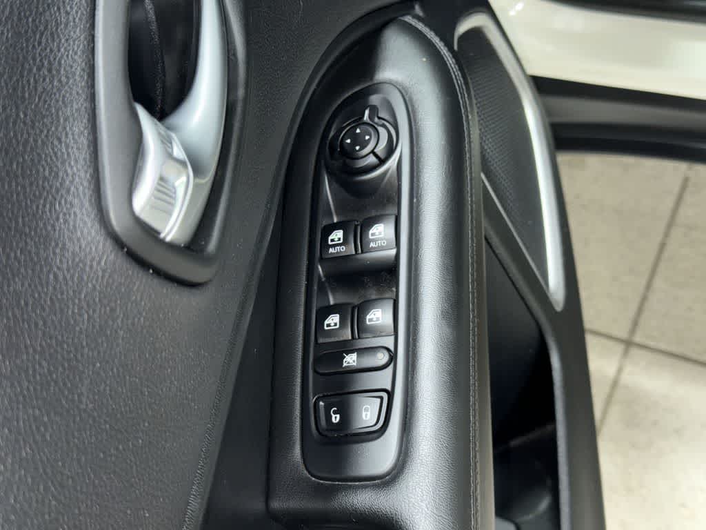 Thumbnail: 2018 Jeep Compass - 22