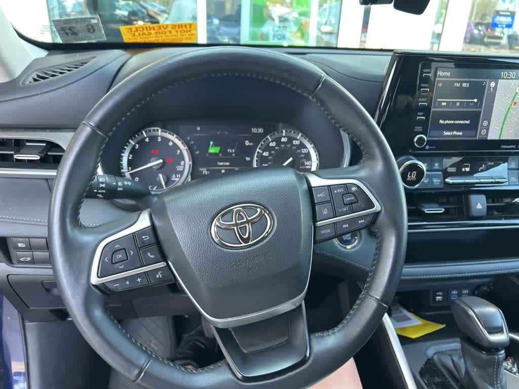 Thumbnail: 2022 Toyota Highlander - 19