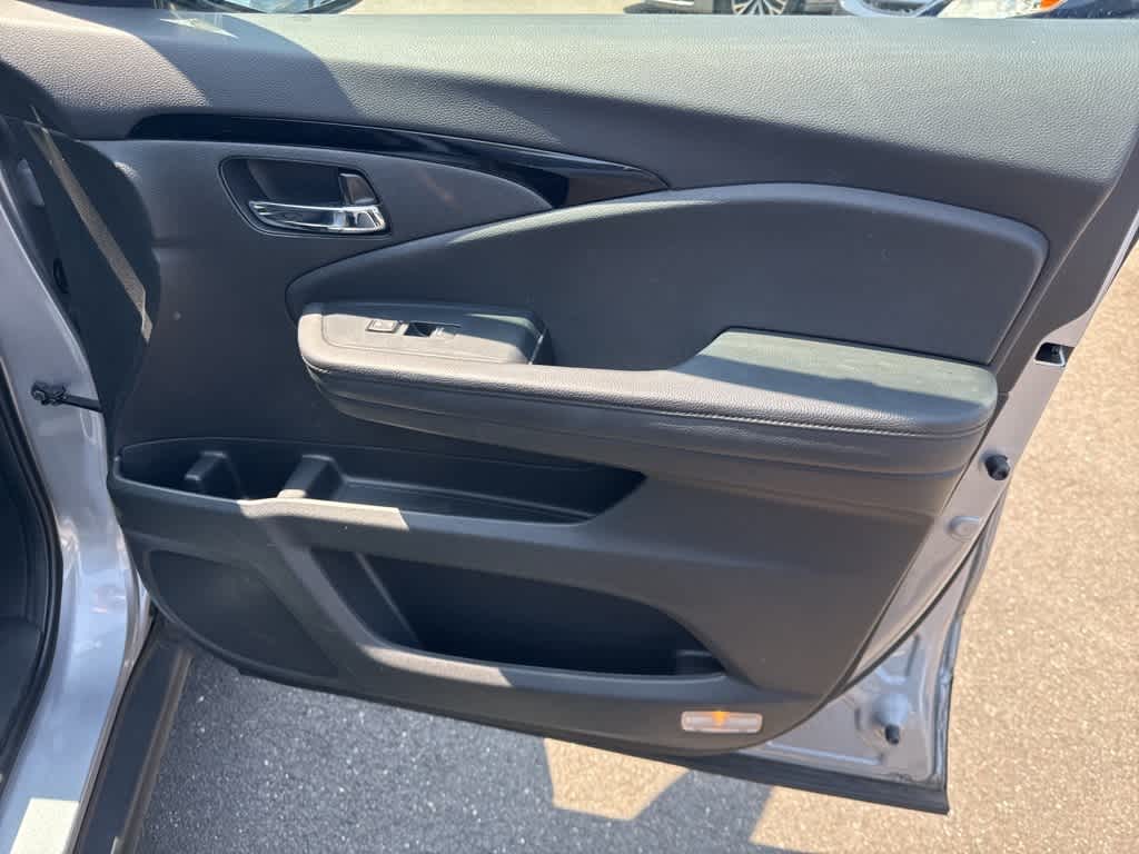 Thumbnail: 2022 Honda Pilot - 17