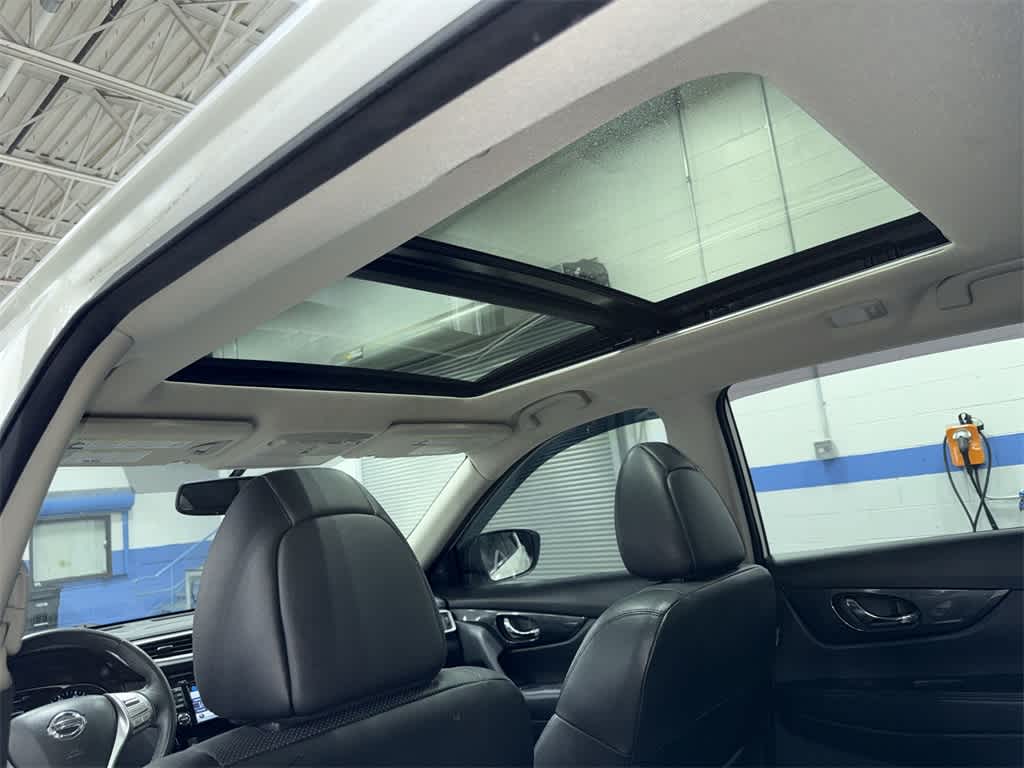 Thumbnail: 2015 Nissan Rogue - 25