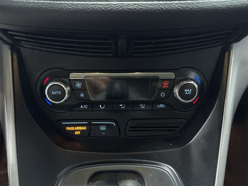 Thumbnail: 2016 Ford Escape - 21