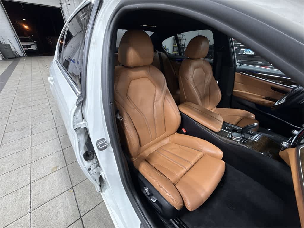 Thumbnail: 2019 BMW 5 Series - 16