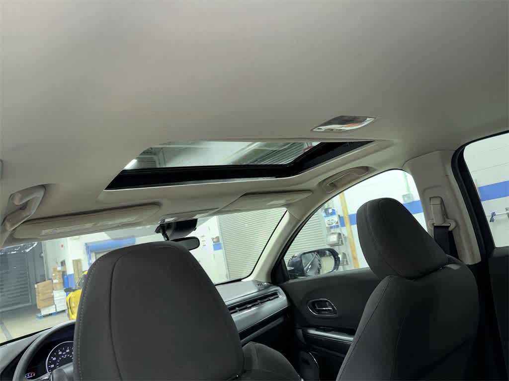 Thumbnail: 2022 Honda HR-V - 21