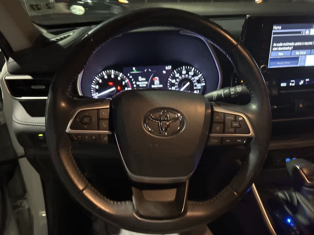 2022 Toyota Highlander XLE 19